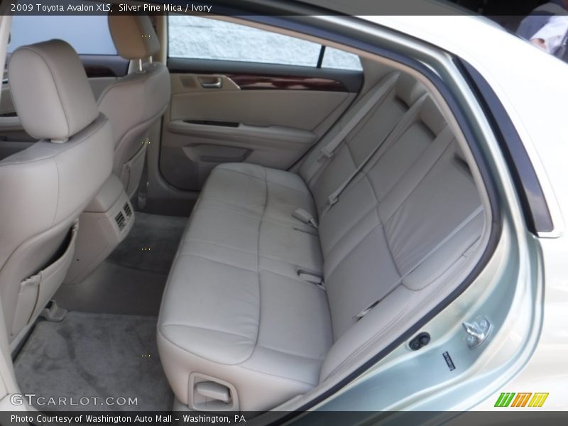 Silver Pine Mica / Ivory 2009 Toyota Avalon XLS