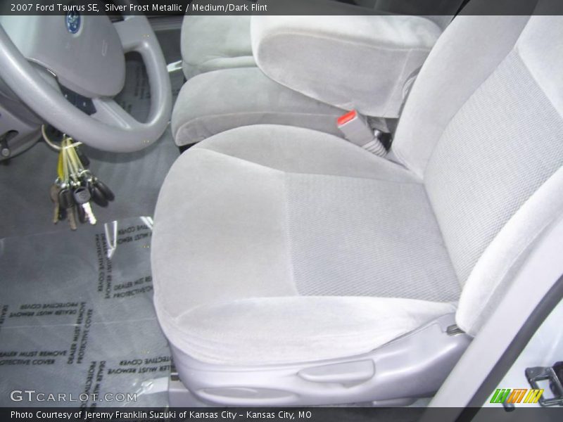 Silver Frost Metallic / Medium/Dark Flint 2007 Ford Taurus SE