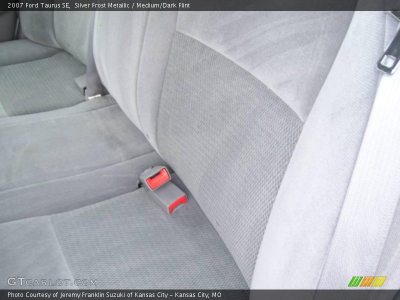 Silver Frost Metallic / Medium/Dark Flint 2007 Ford Taurus SE