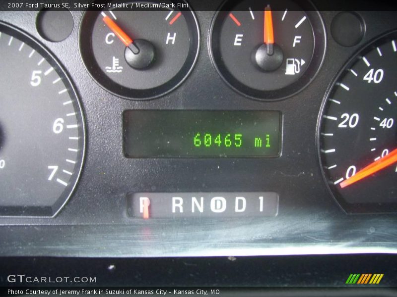 Silver Frost Metallic / Medium/Dark Flint 2007 Ford Taurus SE