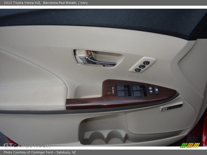 Barcelona Red Metallic / Ivory 2013 Toyota Venza XLE