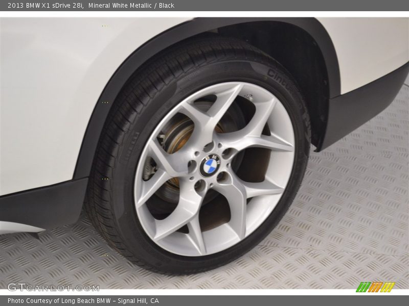Mineral White Metallic / Black 2013 BMW X1 sDrive 28i