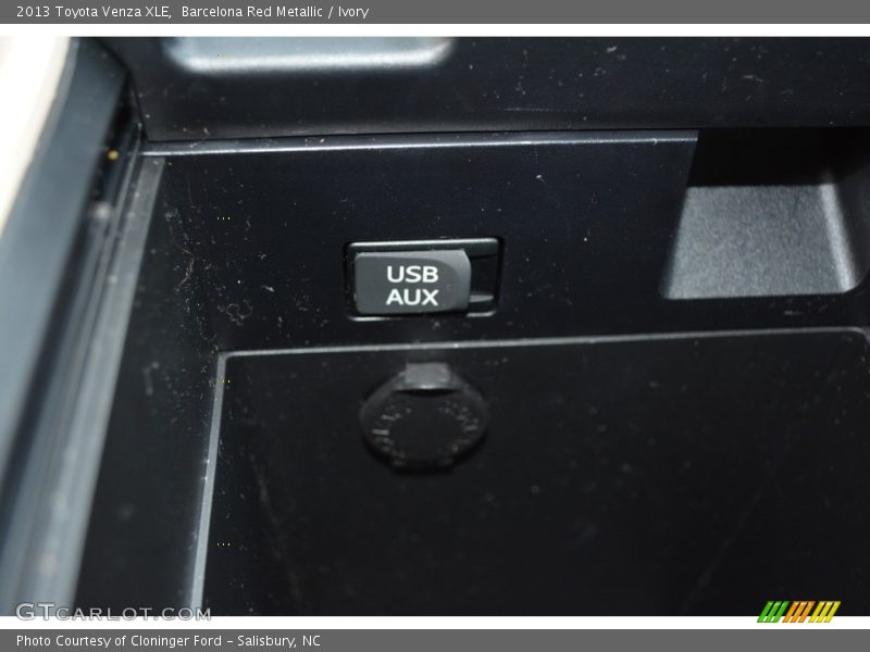 Barcelona Red Metallic / Ivory 2013 Toyota Venza XLE