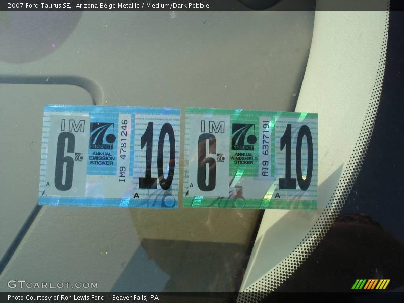 Arizona Beige Metallic / Medium/Dark Pebble 2007 Ford Taurus SE