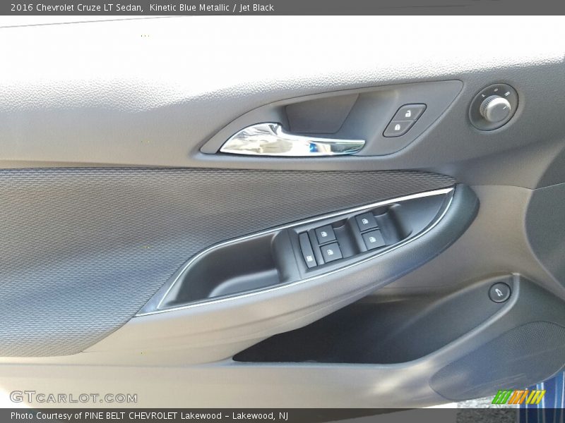Kinetic Blue Metallic / Jet Black 2016 Chevrolet Cruze LT Sedan