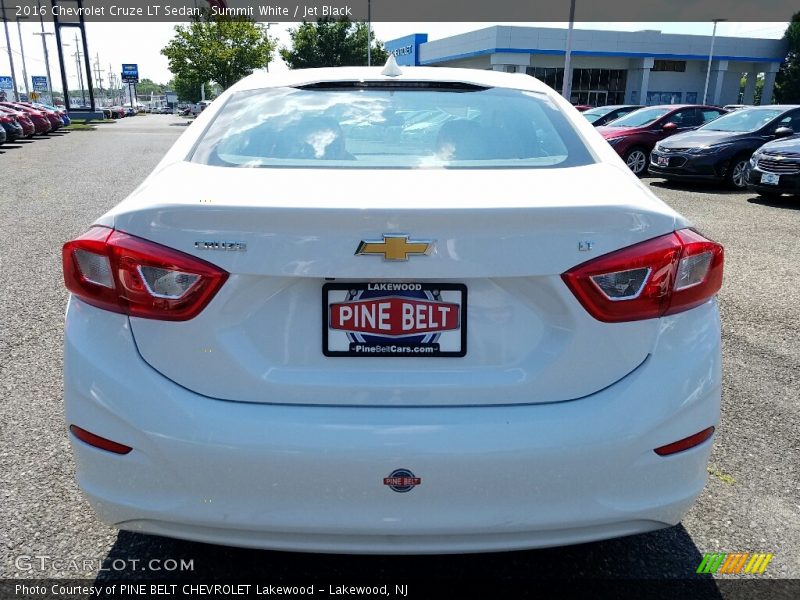 Summit White / Jet Black 2016 Chevrolet Cruze LT Sedan