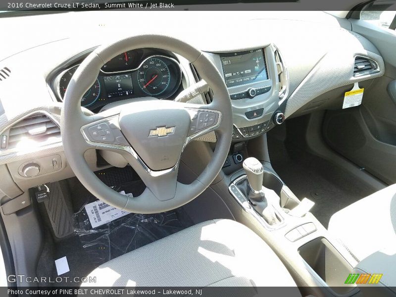 Summit White / Jet Black 2016 Chevrolet Cruze LT Sedan