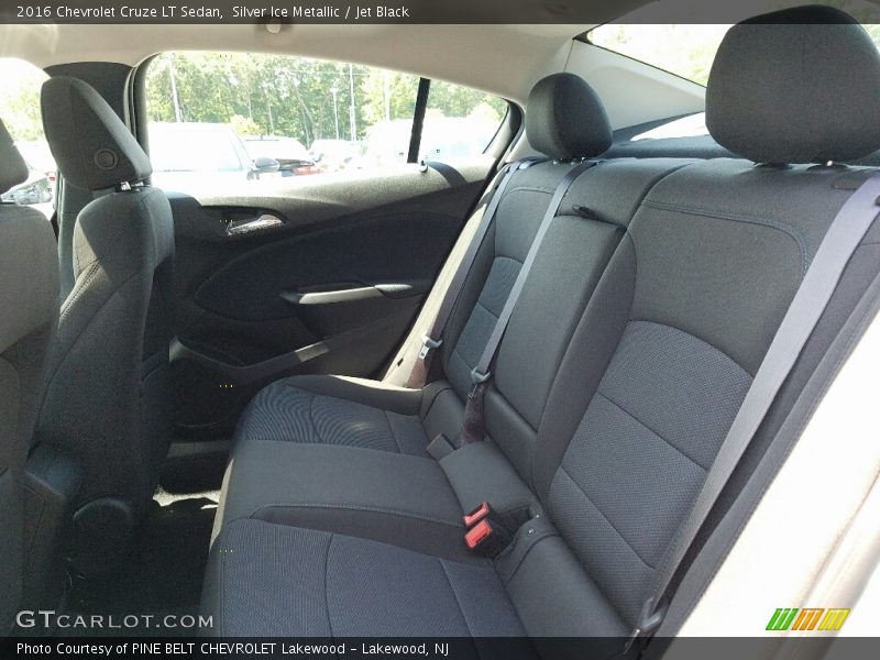 Silver Ice Metallic / Jet Black 2016 Chevrolet Cruze LT Sedan