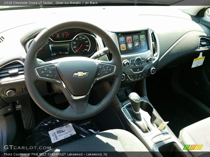 Silver Ice Metallic / Jet Black 2016 Chevrolet Cruze LT Sedan