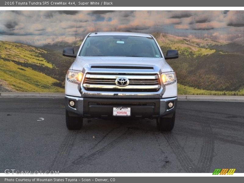 Super White / Black 2016 Toyota Tundra SR5 CrewMax 4x4