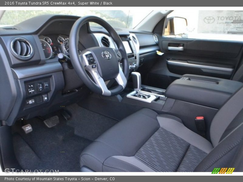 Super White / Black 2016 Toyota Tundra SR5 CrewMax 4x4