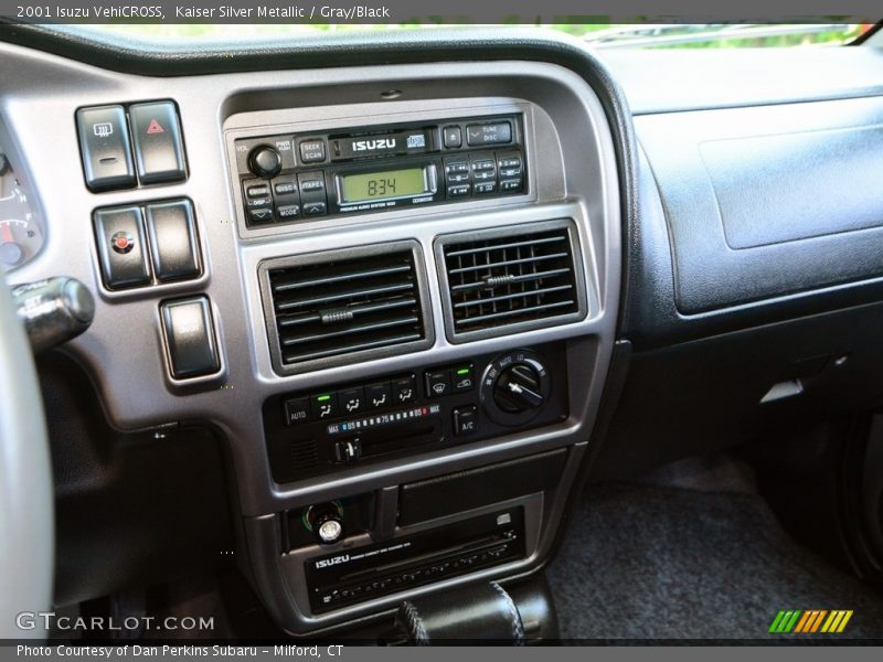 Kaiser Silver Metallic / Gray/Black 2001 Isuzu VehiCROSS