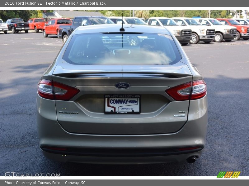 Tectonic Metallic / Charcoal Black 2016 Ford Fusion SE