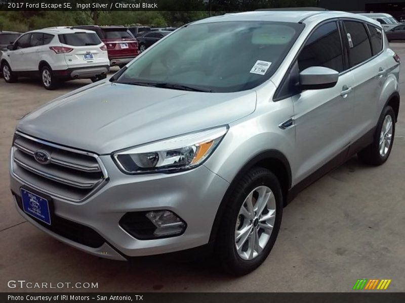 Ingot Silver / Charcoal Black 2017 Ford Escape SE