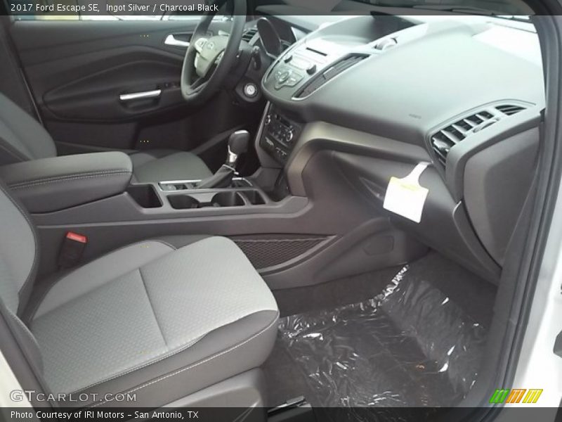 Ingot Silver / Charcoal Black 2017 Ford Escape SE