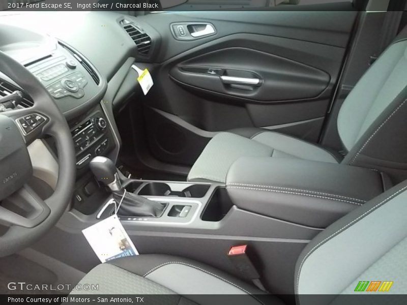 Ingot Silver / Charcoal Black 2017 Ford Escape SE