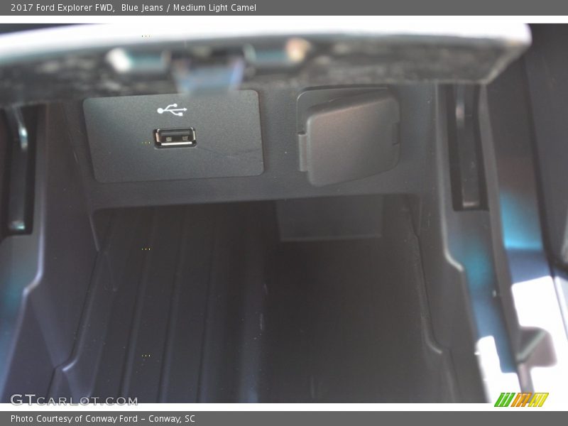 Blue Jeans / Medium Light Camel 2017 Ford Explorer FWD