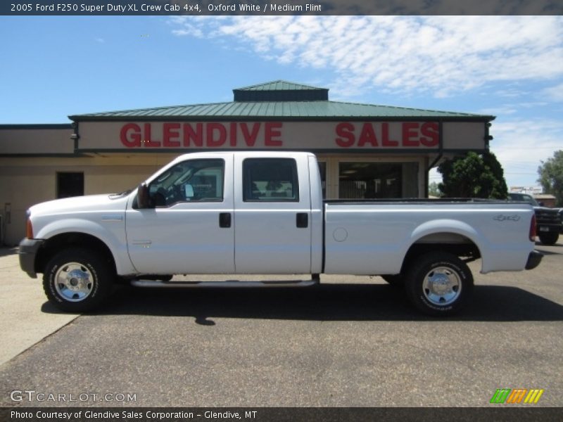 Oxford White / Medium Flint 2005 Ford F250 Super Duty XL Crew Cab 4x4