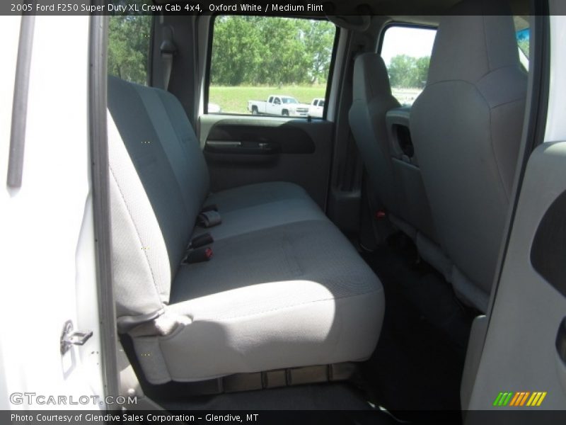 Oxford White / Medium Flint 2005 Ford F250 Super Duty XL Crew Cab 4x4