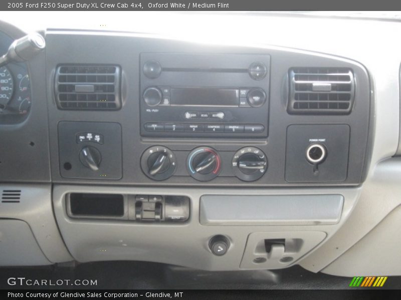 Oxford White / Medium Flint 2005 Ford F250 Super Duty XL Crew Cab 4x4