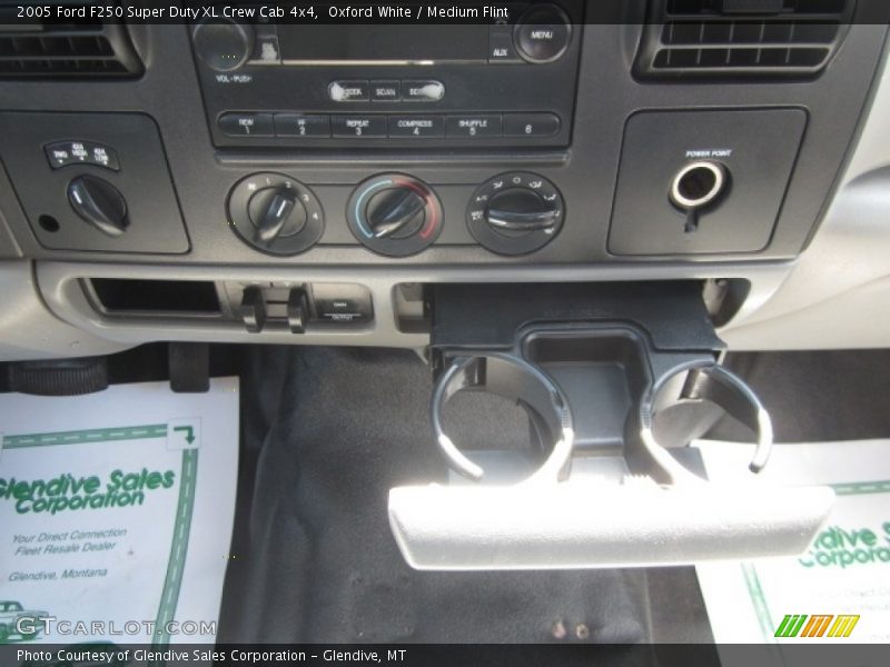 Oxford White / Medium Flint 2005 Ford F250 Super Duty XL Crew Cab 4x4