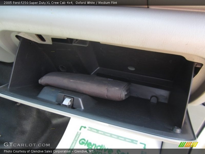 Oxford White / Medium Flint 2005 Ford F250 Super Duty XL Crew Cab 4x4