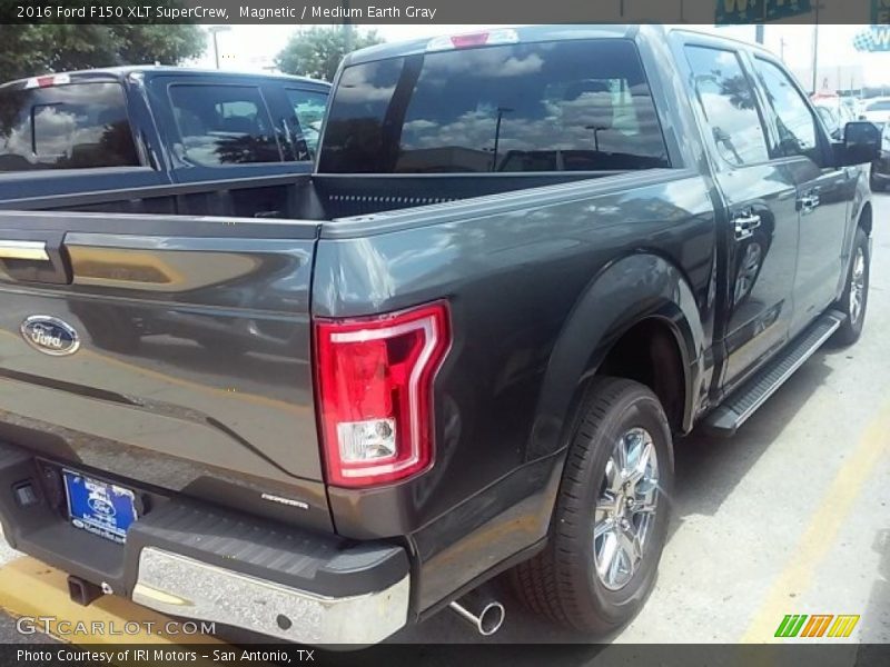Magnetic / Medium Earth Gray 2016 Ford F150 XLT SuperCrew