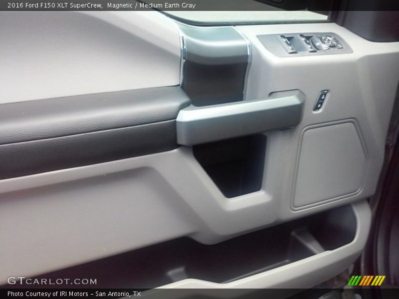 Magnetic / Medium Earth Gray 2016 Ford F150 XLT SuperCrew