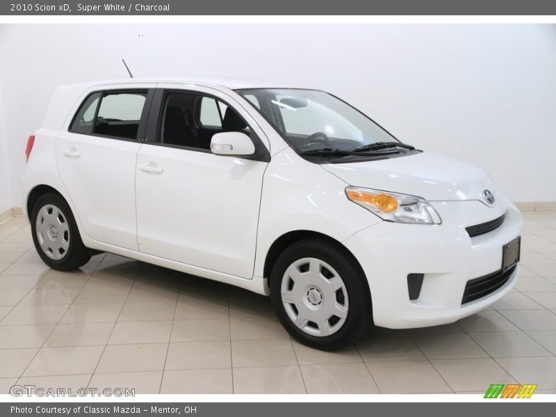 Super White / Charcoal 2010 Scion xD