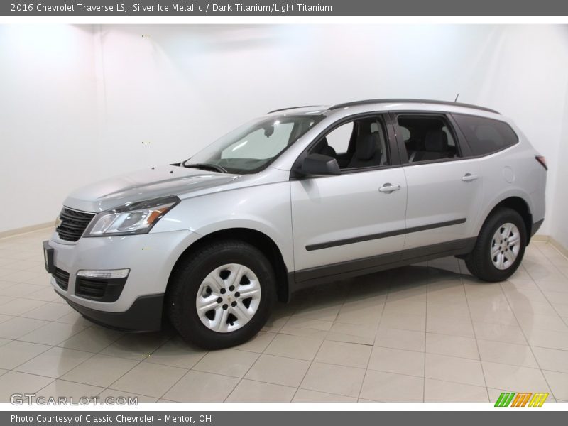 Silver Ice Metallic / Dark Titanium/Light Titanium 2016 Chevrolet Traverse LS