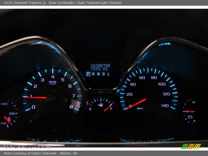 Silver Ice Metallic / Dark Titanium/Light Titanium 2016 Chevrolet Traverse LS