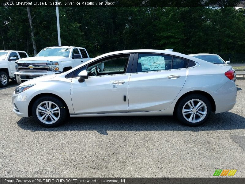 Silver Ice Metallic / Jet Black 2016 Chevrolet Cruze LT Sedan