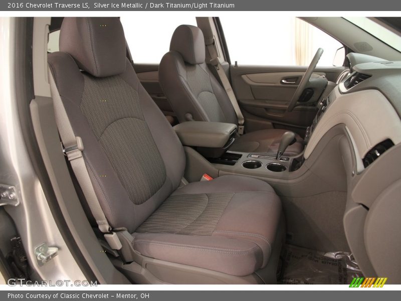 Silver Ice Metallic / Dark Titanium/Light Titanium 2016 Chevrolet Traverse LS