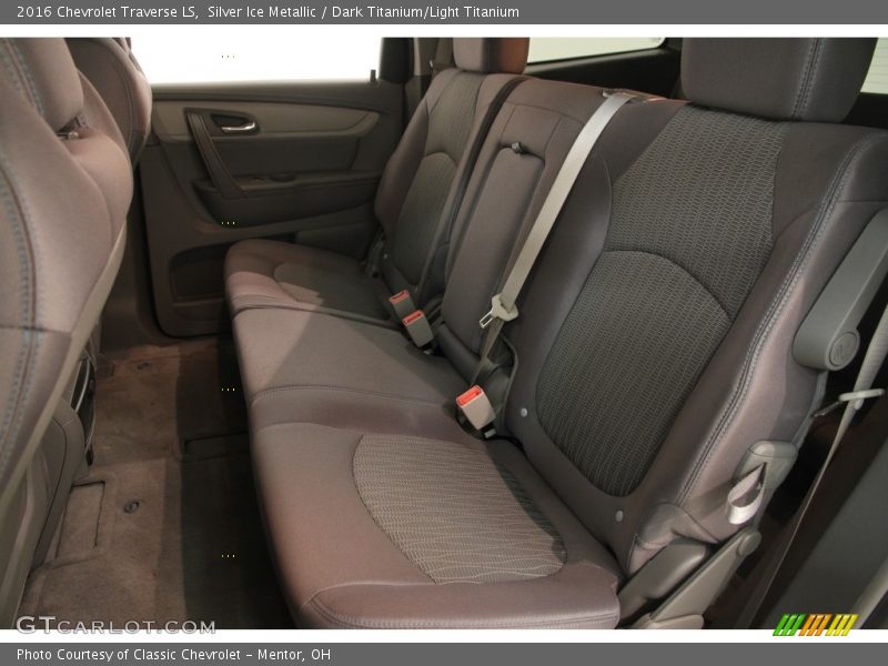 Silver Ice Metallic / Dark Titanium/Light Titanium 2016 Chevrolet Traverse LS