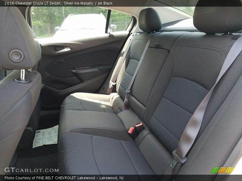 Silver Ice Metallic / Jet Black 2016 Chevrolet Cruze LT Sedan