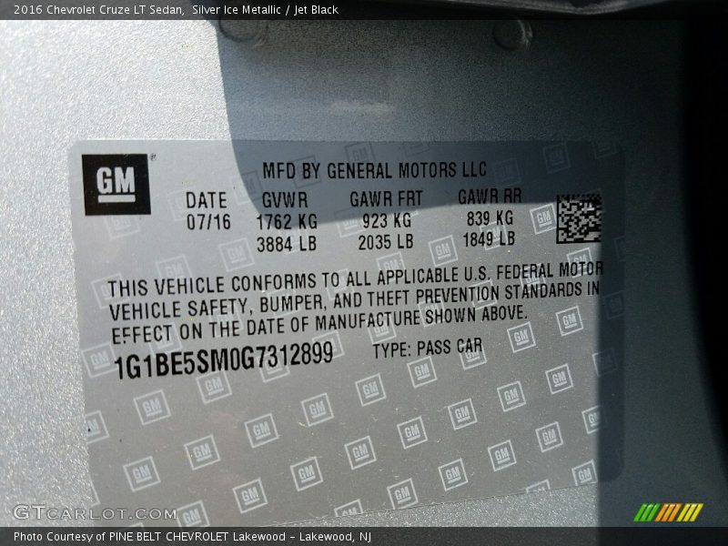 Silver Ice Metallic / Jet Black 2016 Chevrolet Cruze LT Sedan
