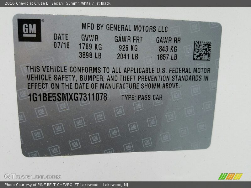 Summit White / Jet Black 2016 Chevrolet Cruze LT Sedan