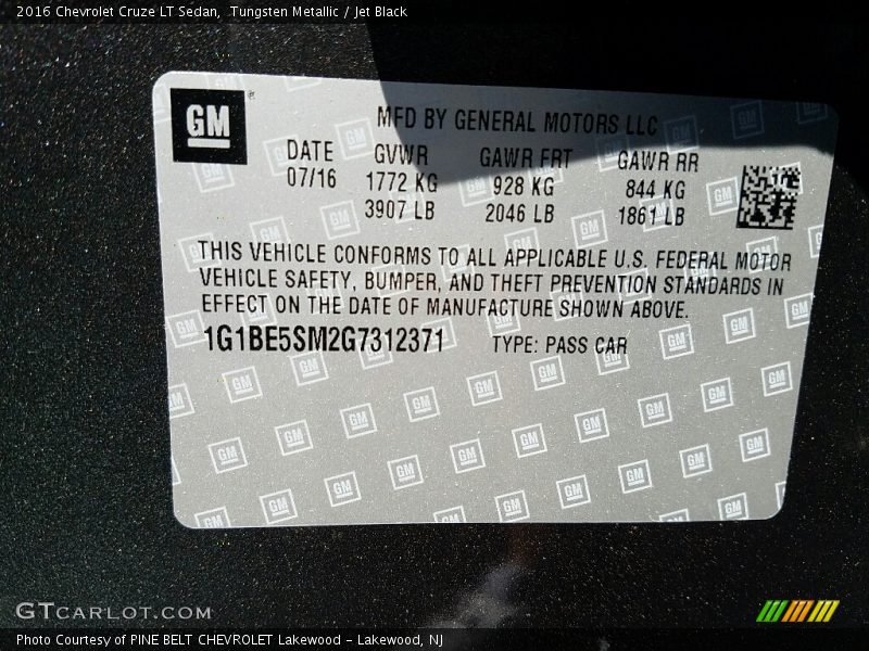 Tungsten Metallic / Jet Black 2016 Chevrolet Cruze LT Sedan