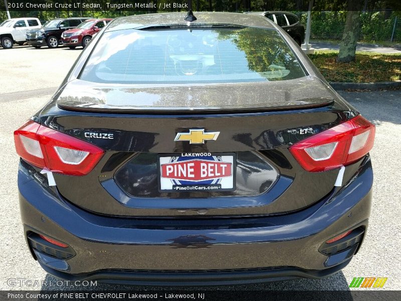 Tungsten Metallic / Jet Black 2016 Chevrolet Cruze LT Sedan