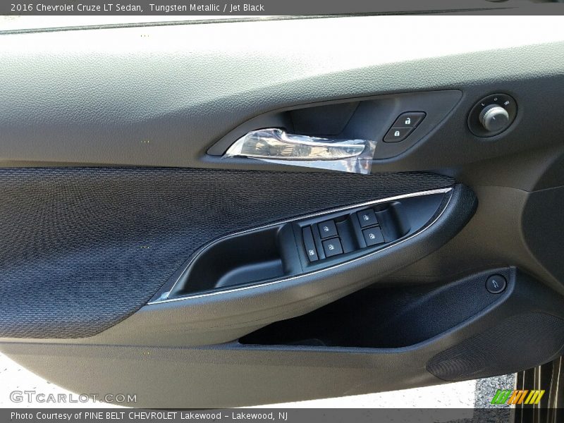 Tungsten Metallic / Jet Black 2016 Chevrolet Cruze LT Sedan