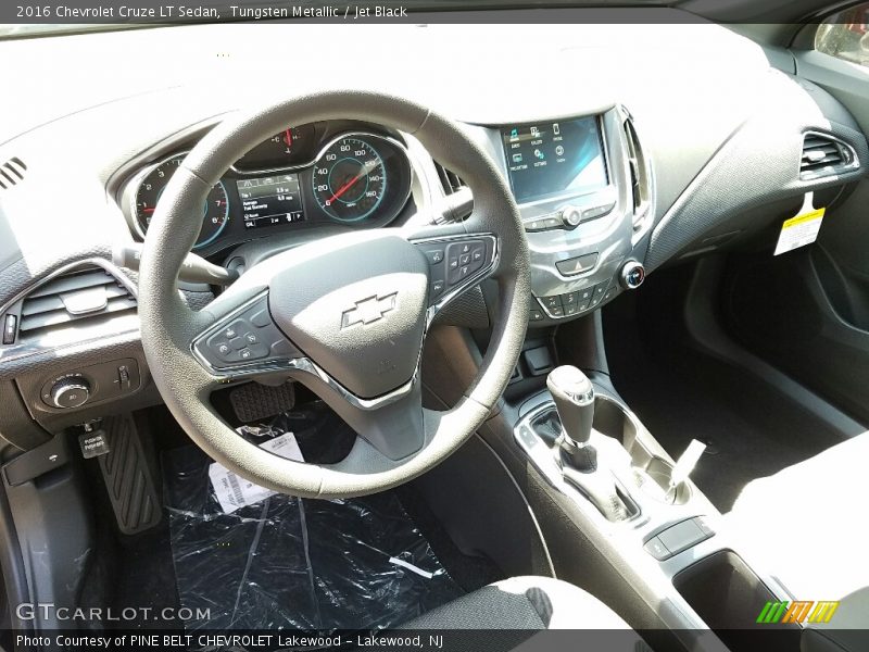 Tungsten Metallic / Jet Black 2016 Chevrolet Cruze LT Sedan