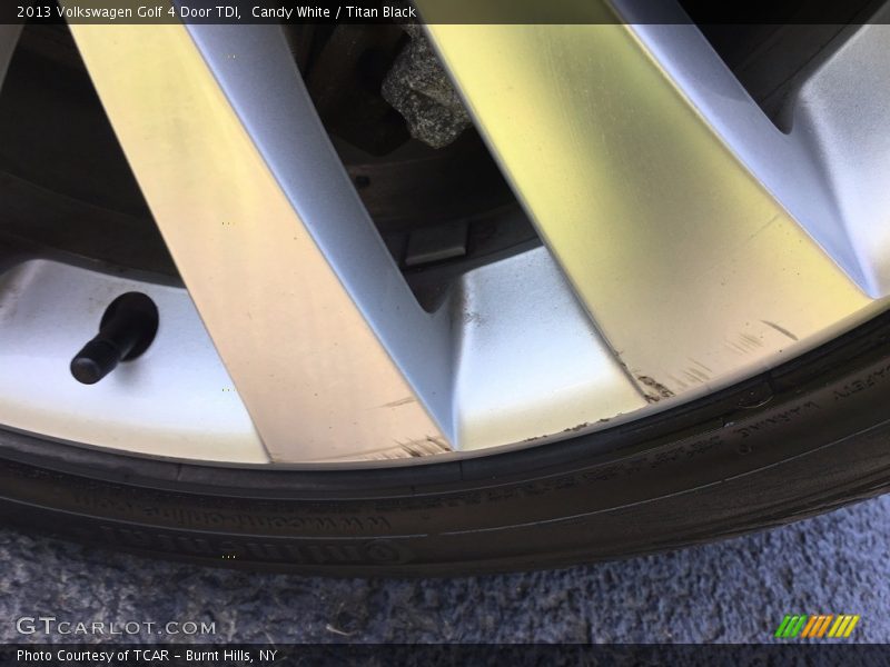 Candy White / Titan Black 2013 Volkswagen Golf 4 Door TDI