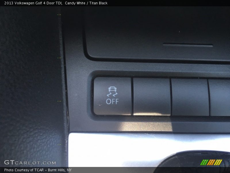 Candy White / Titan Black 2013 Volkswagen Golf 4 Door TDI