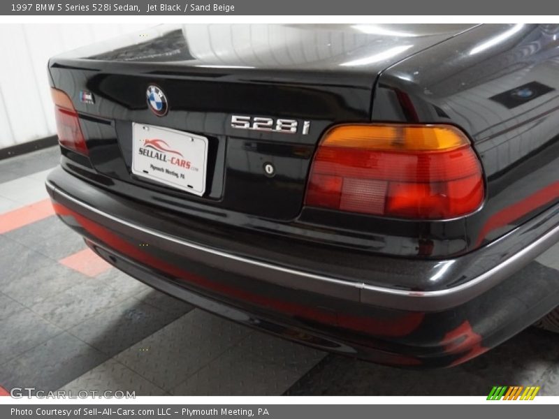 Jet Black / Sand Beige 1997 BMW 5 Series 528i Sedan