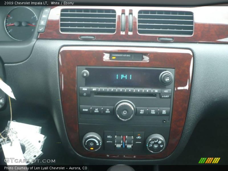 White / Ebony 2009 Chevrolet Impala LT