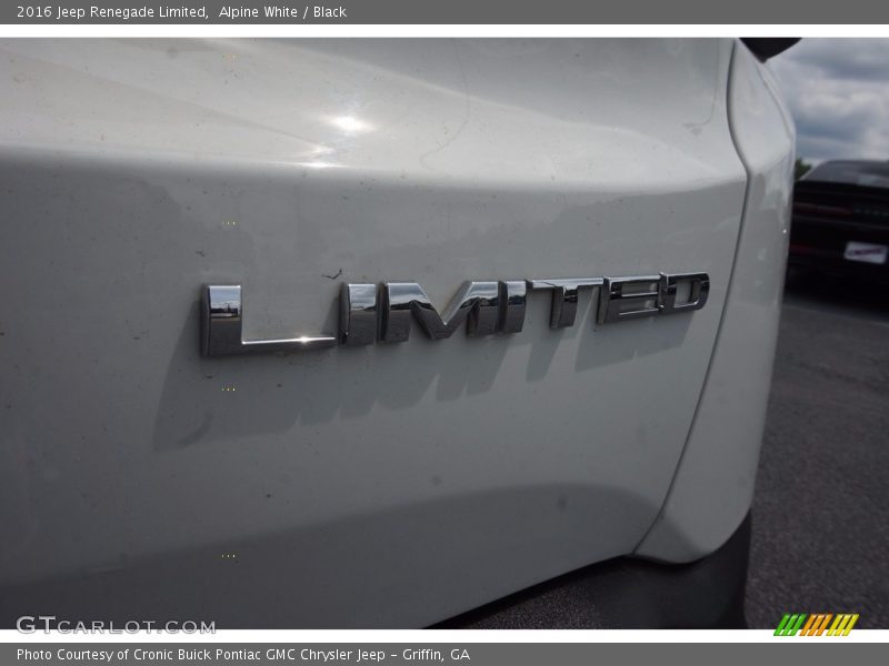 Alpine White / Black 2016 Jeep Renegade Limited