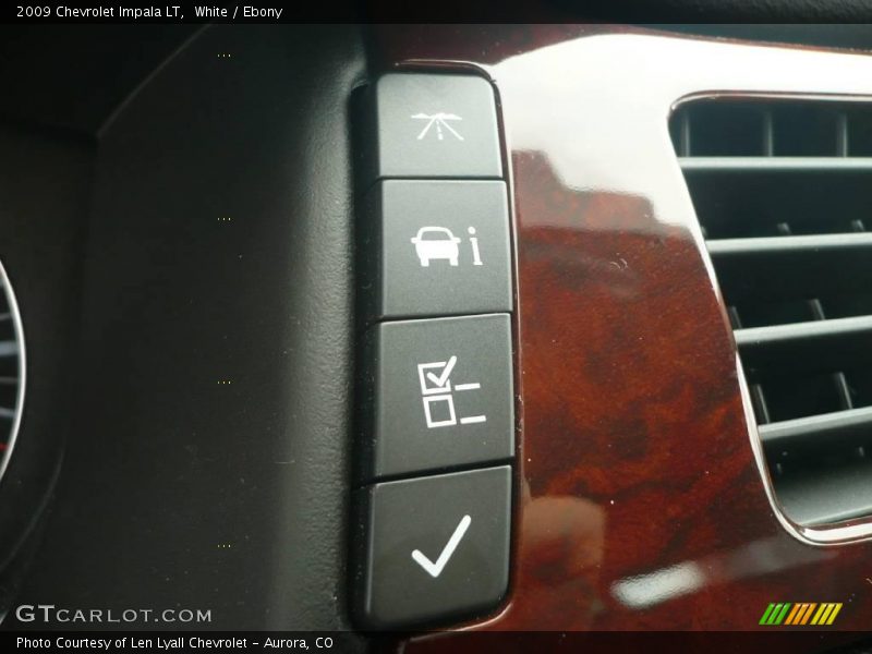 White / Ebony 2009 Chevrolet Impala LT