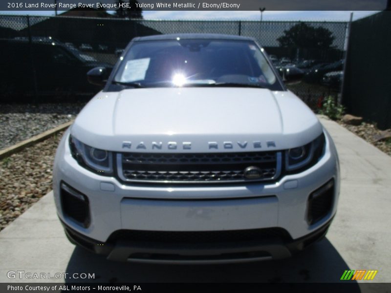 Yulong White Metalllic / Ebony/Ebony 2016 Land Rover Range Rover Evoque HSE