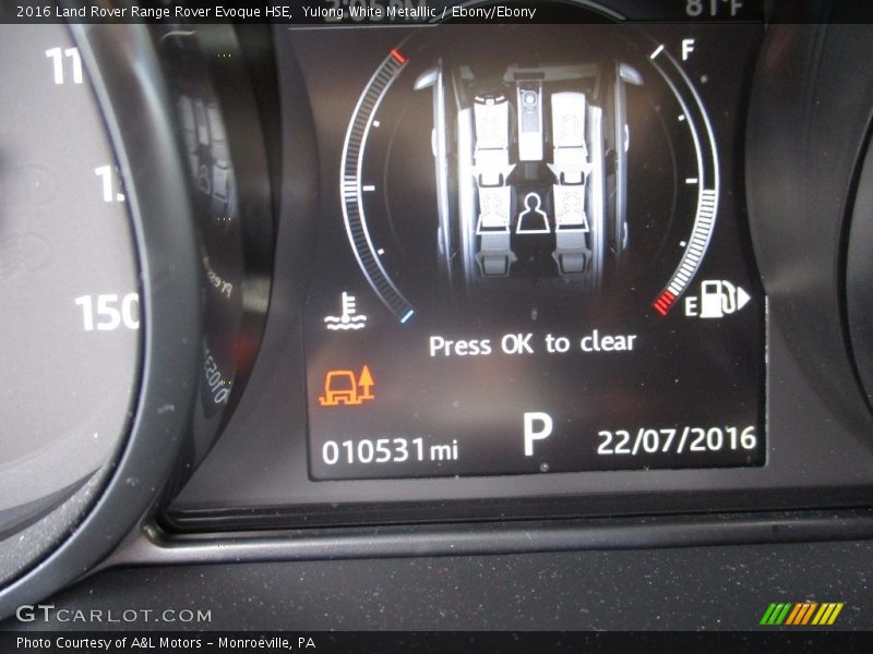 Yulong White Metalllic / Ebony/Ebony 2016 Land Rover Range Rover Evoque HSE