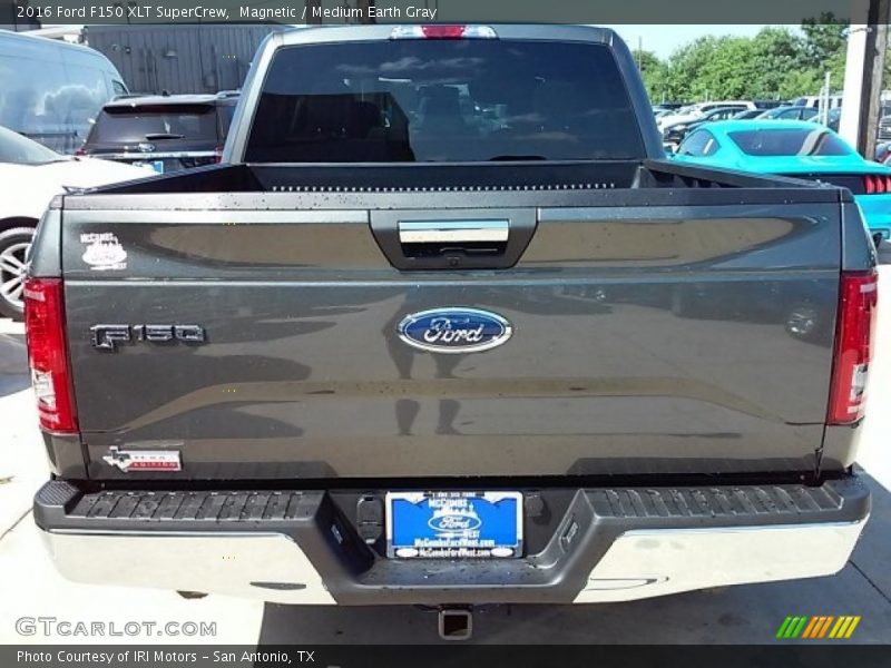 Magnetic / Medium Earth Gray 2016 Ford F150 XLT SuperCrew